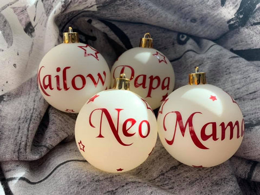 Weihnachtskugeln aus Kunststoff (zwei Namen)