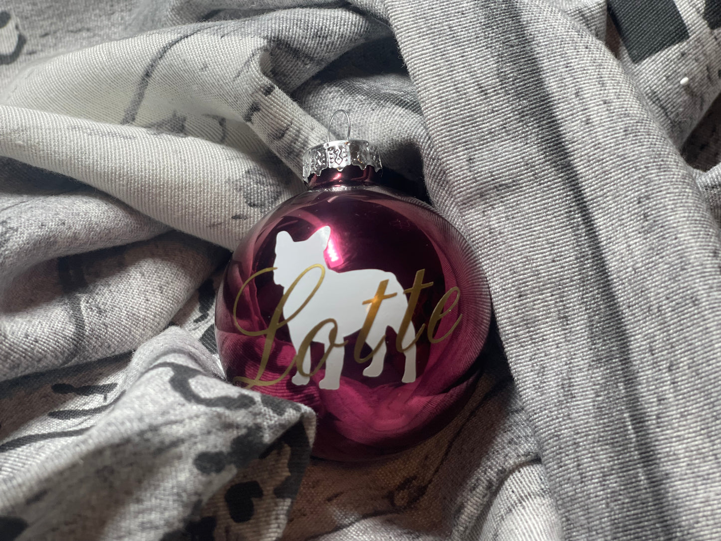 Weihnachtskugeln mit Wunschrasse und Namen aus Glas