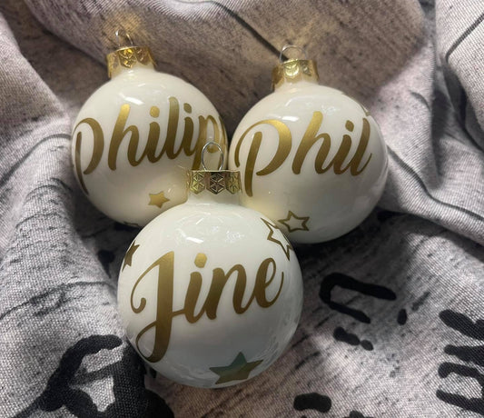 Weihnachtskugeln aus Glas (ein Name)