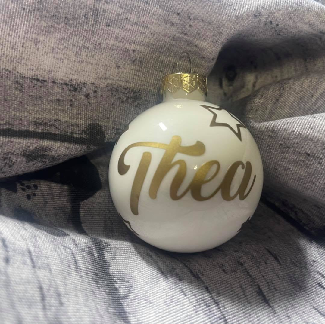 Weihnachtskugeln aus Glas (ein Name)